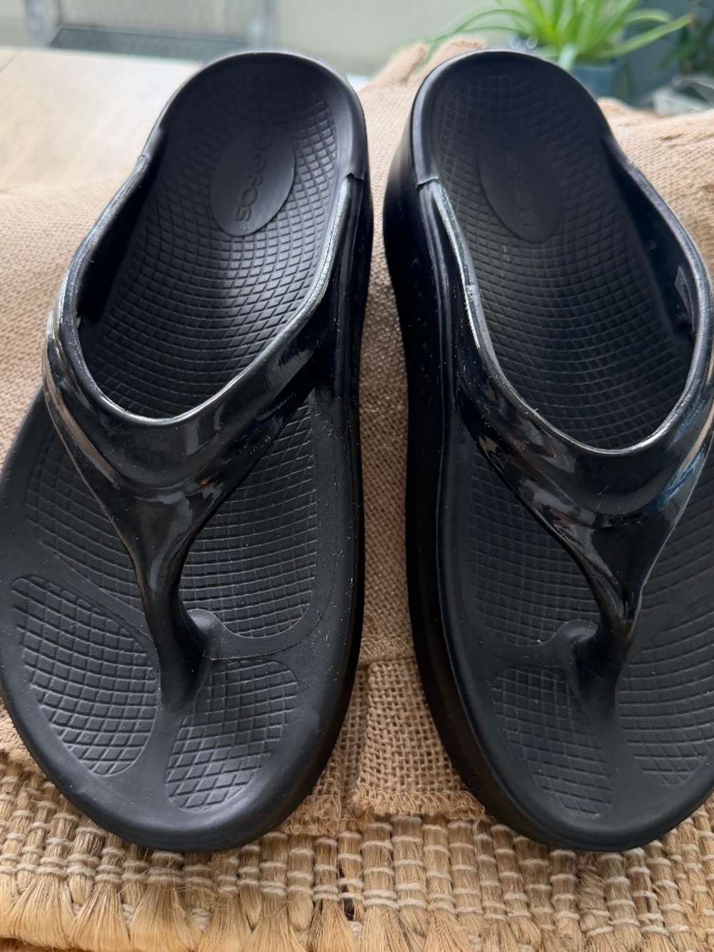 OFOS Recovery Sandals Black – Patent Leather  Sz 6/37 Shock Absorbing Comfort